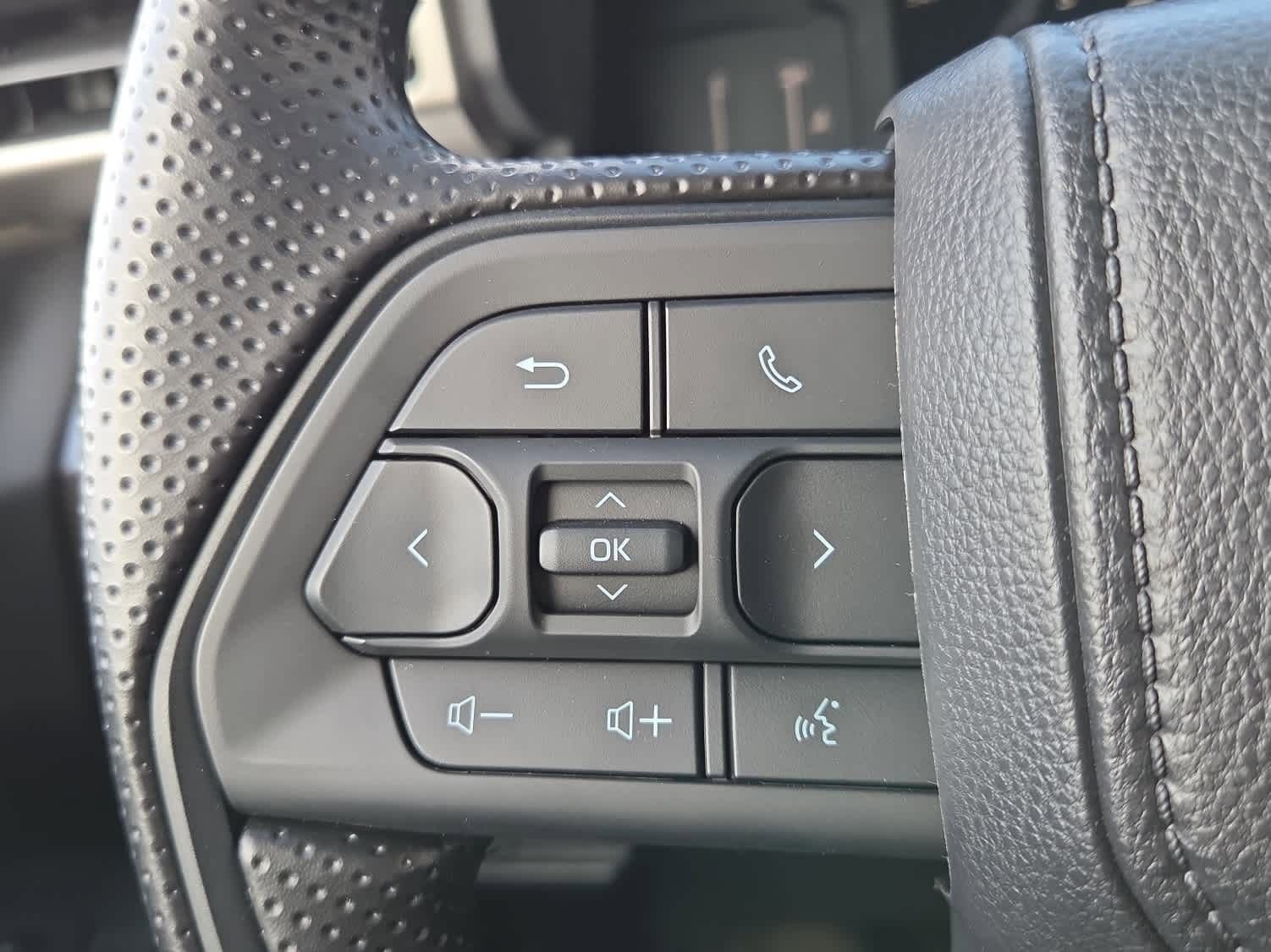 2026 Toyota Tacoma SR5 - Photo 25