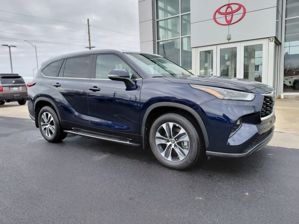 Used 2024 Toyota Highlander XLE SUV