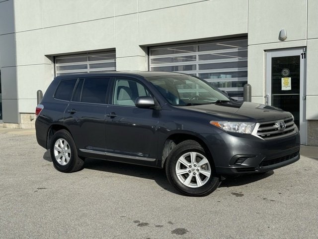 Used 2013 Toyota Highlander Base with VIN 5TDBK3EH5DS273781 for sale in Whitestown, IN