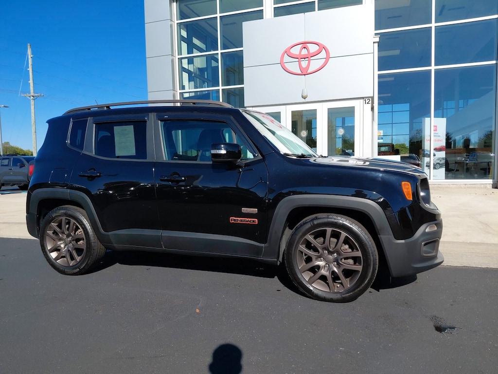 Used 2016 Jeep Renegade Latitude FWD SUV