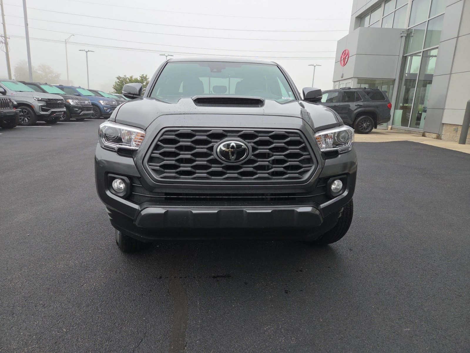2023 Toyota Tacoma TRD Sport V6 photo 2