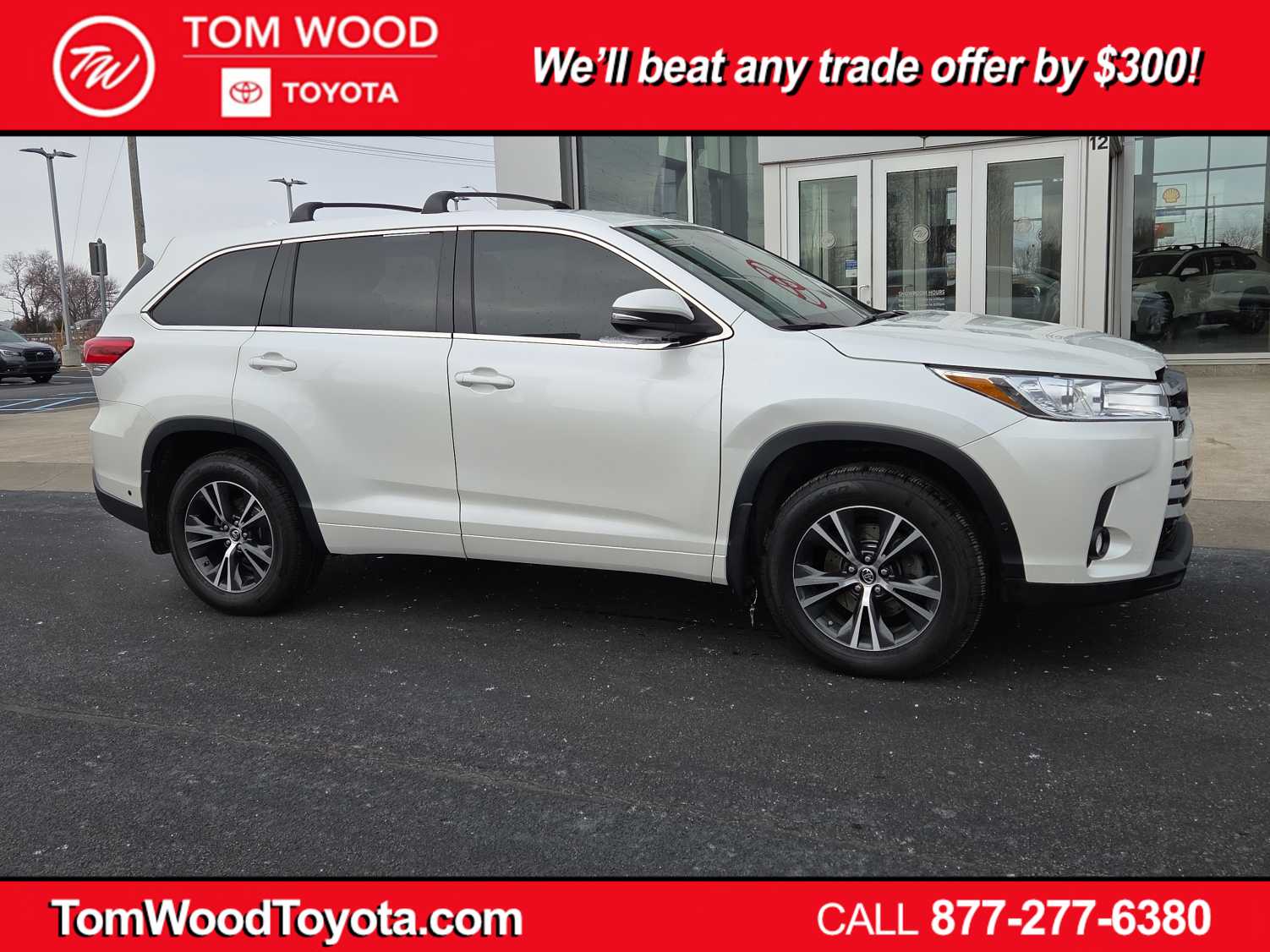 2017 Toyota Highlander LE Plus's photo