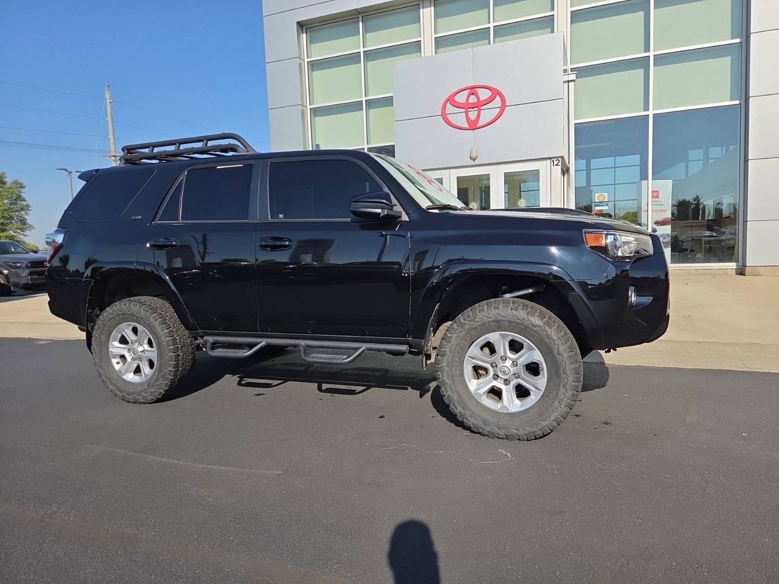 2020 Toyota 4Runner SR5 photo 2