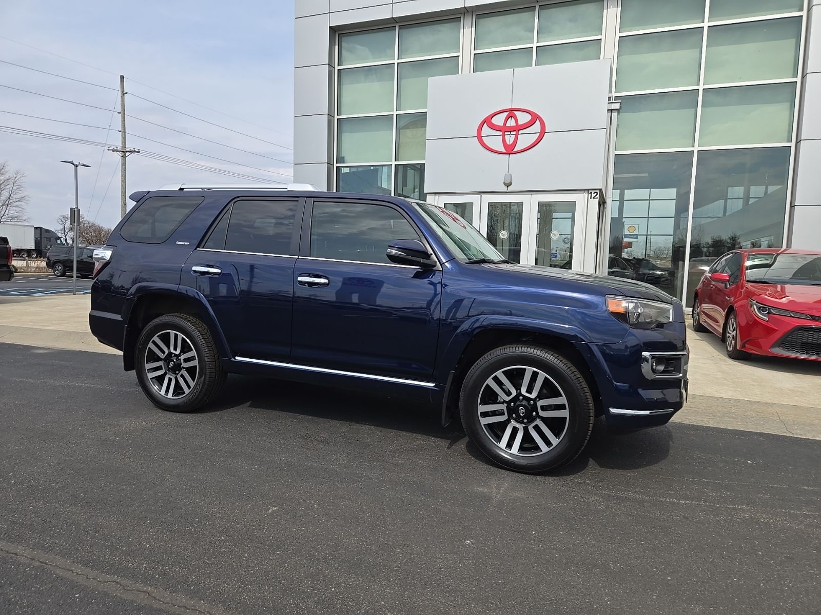 2022 Toyota 4Runner Limited - Photo 2