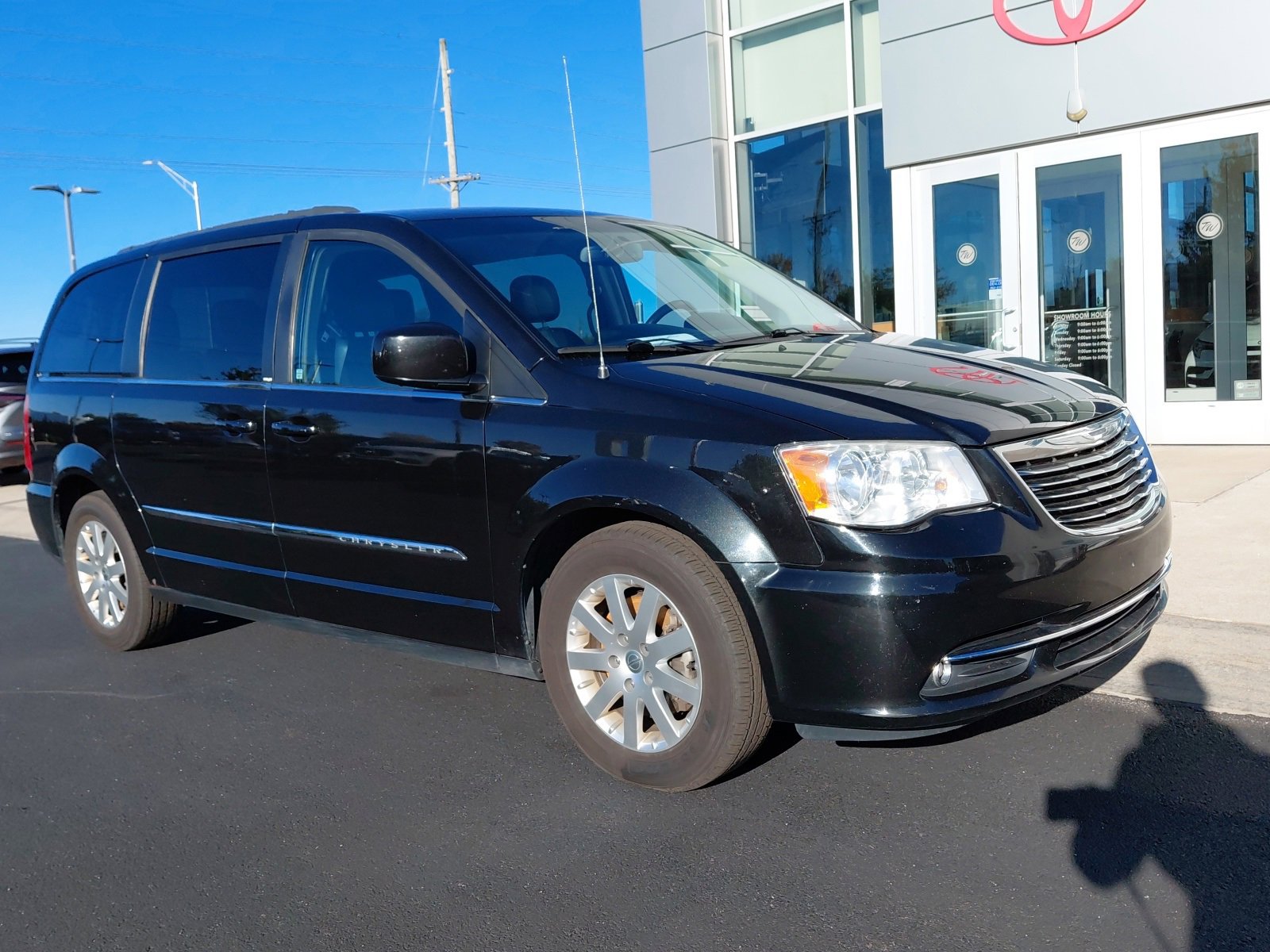 2013 Chrysler Town & Country Touring photo 4