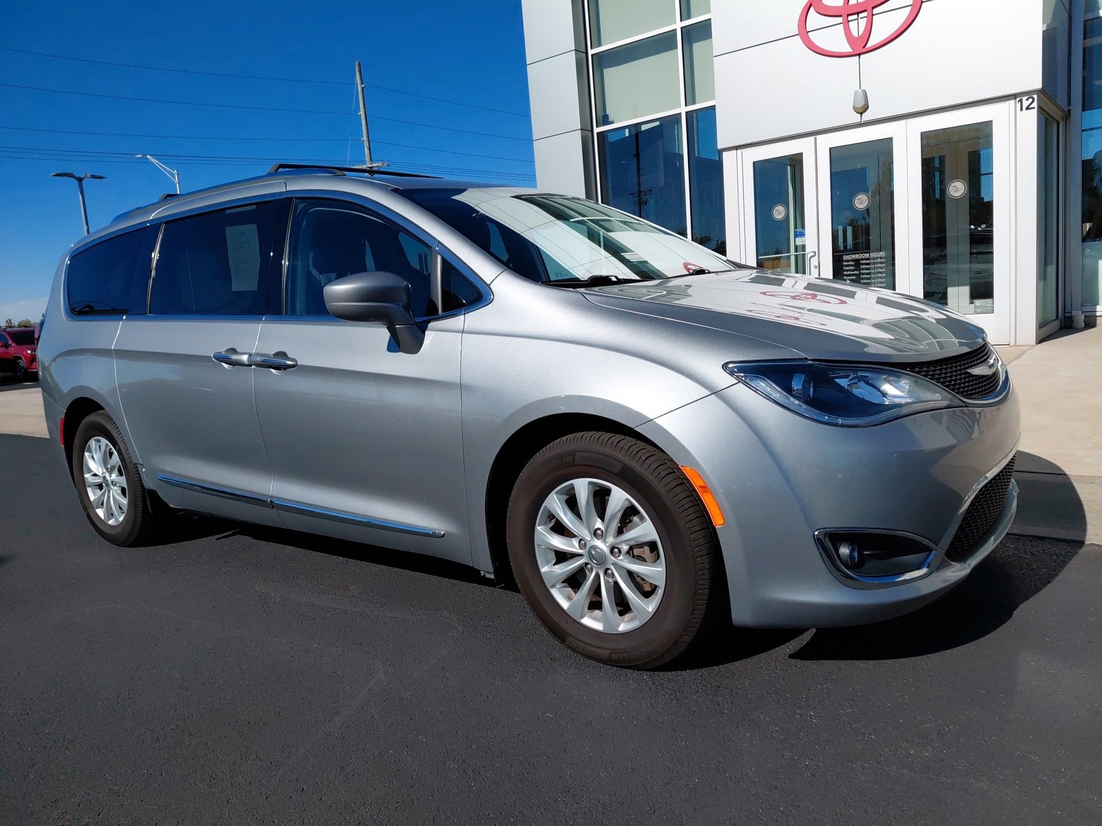 2018 Chrysler Pacifica Touring Plus photo 4