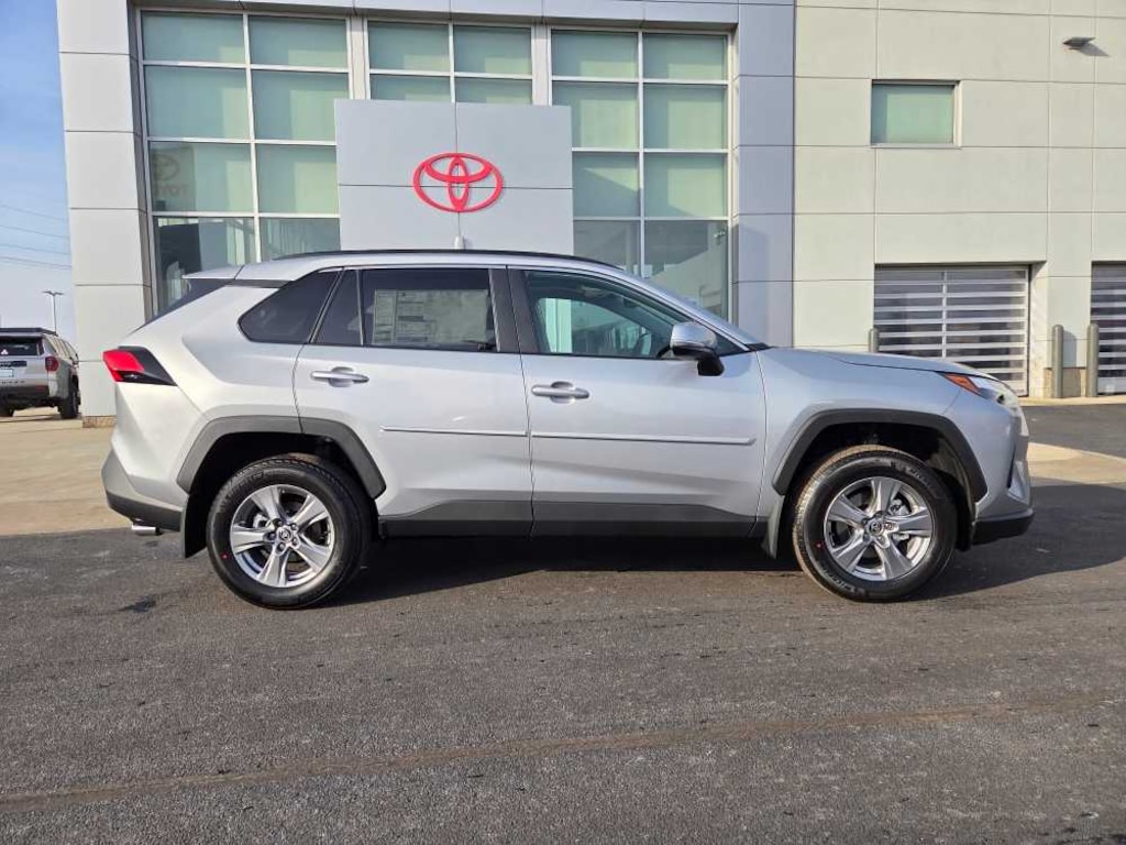 New 2025 Toyota RAV4 XLE XLE AWD SUV