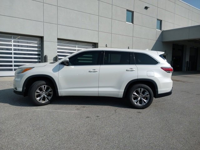 Used 2015 Toyota Highlander LE Plus with VIN 5TDZKRFHXFS103564 for sale in Whitestown, IN