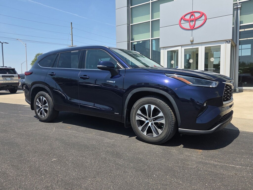 Used 2021 Toyota Highlander Hybrid XLE SUV