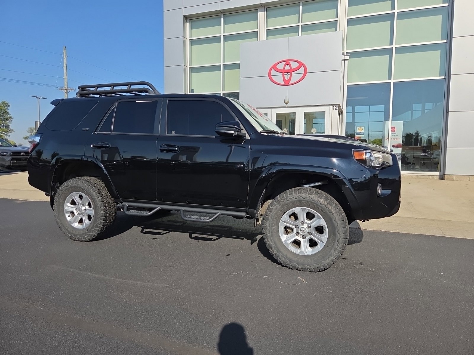 2020 Toyota 4Runner SR5 photo 3
