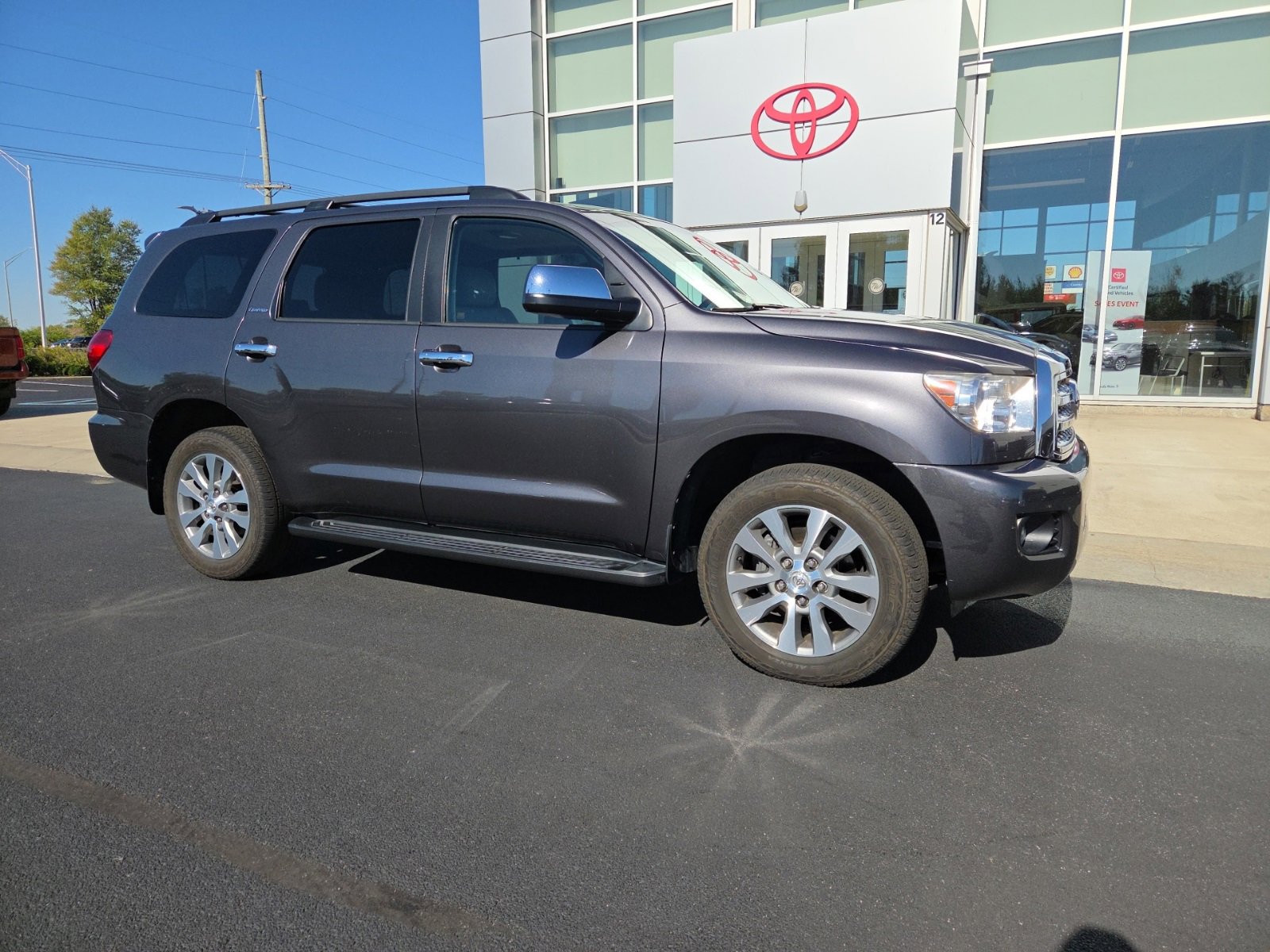 2015 Toyota Sequoia Limited photo 2