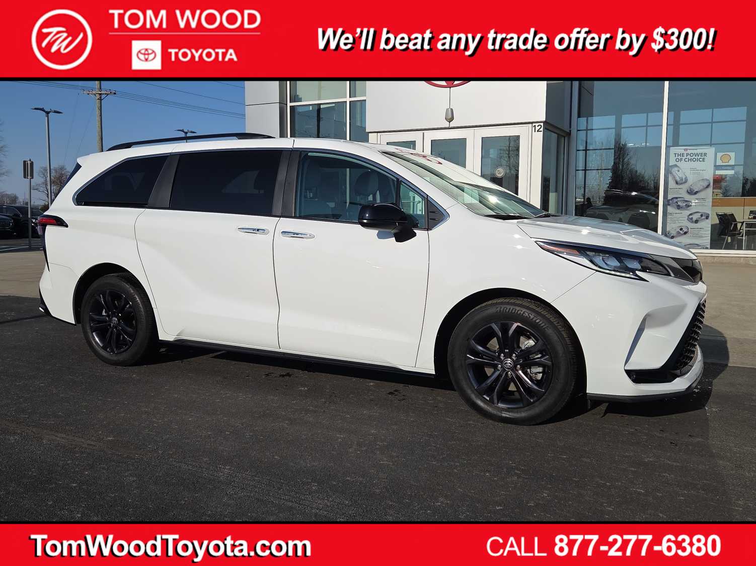 2024 Toyota Sienna XSE's photo