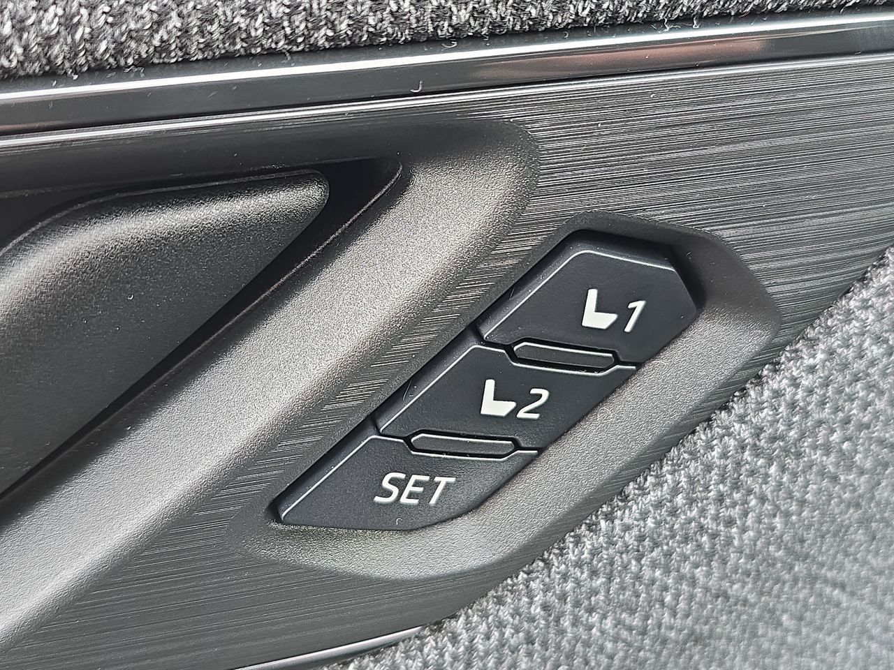 2026 Subaru Outback Limited - Photo 17