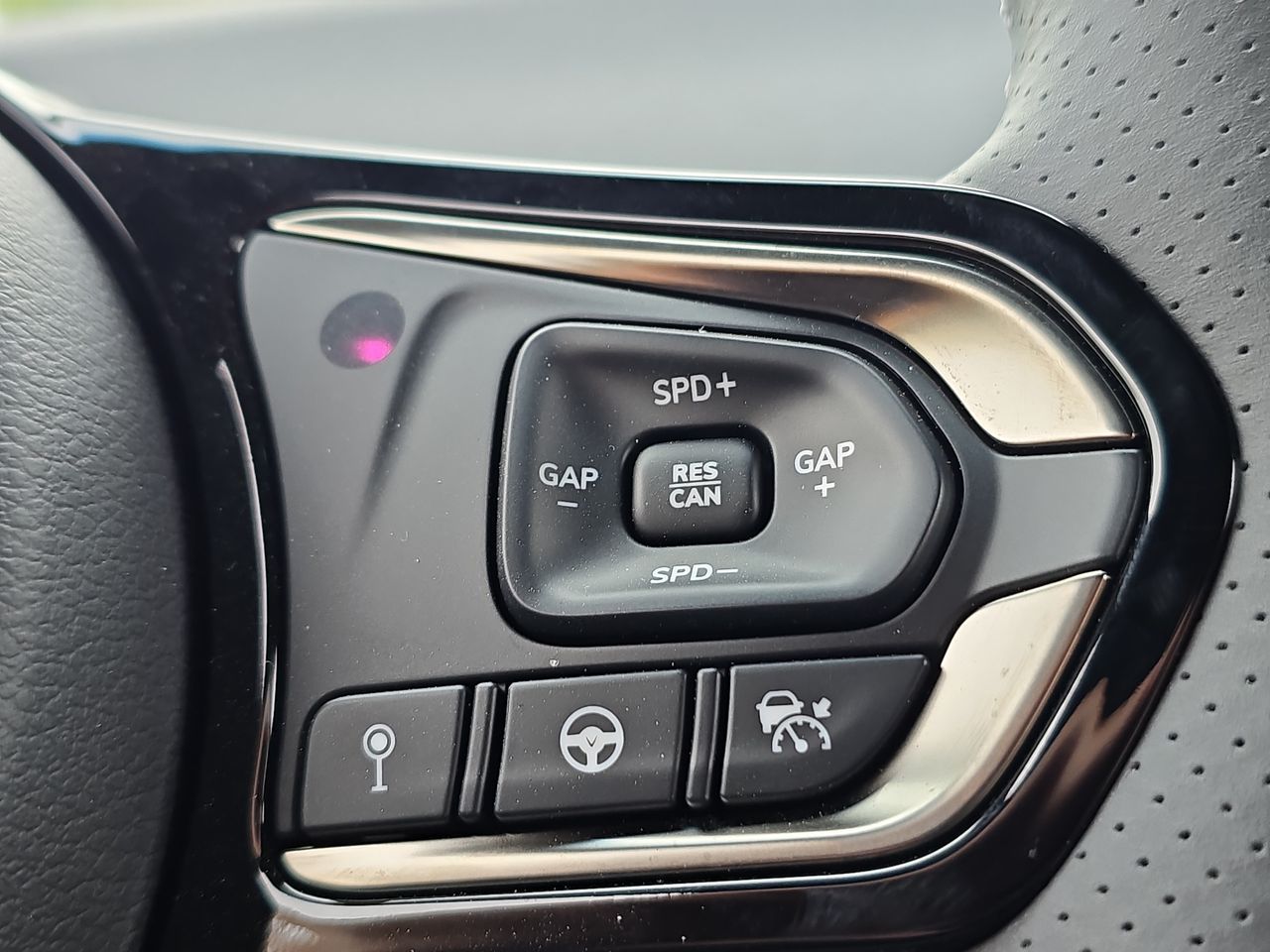 2025 VinFast VF 8 Plus - Photo 31