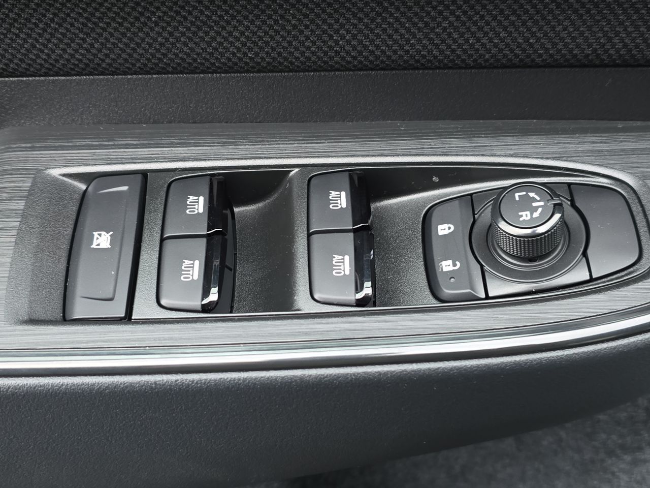 2026 Subaru Outback Limited - Photo 18