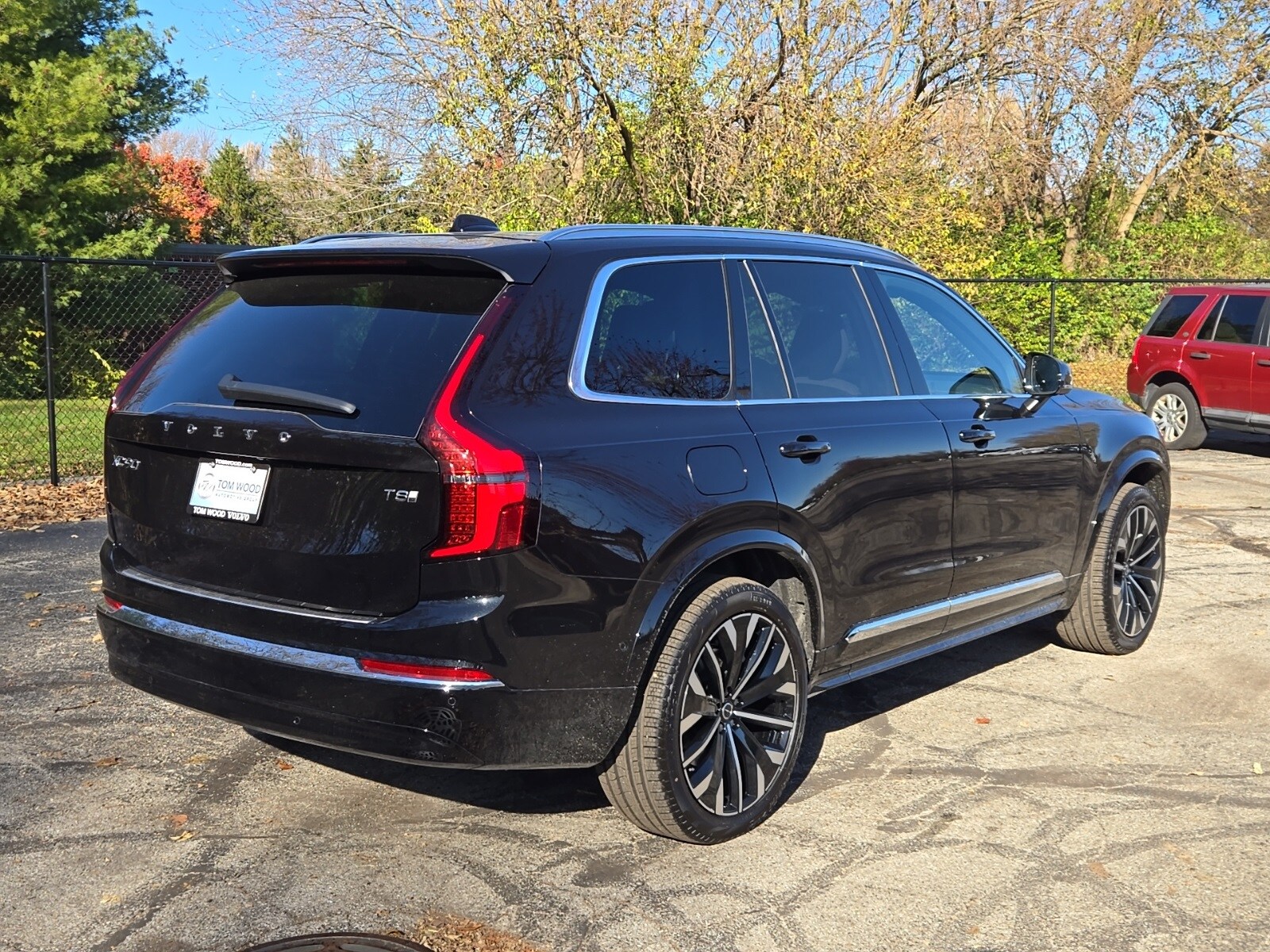 2026 Volvo XC90 T8 Plus photo 2