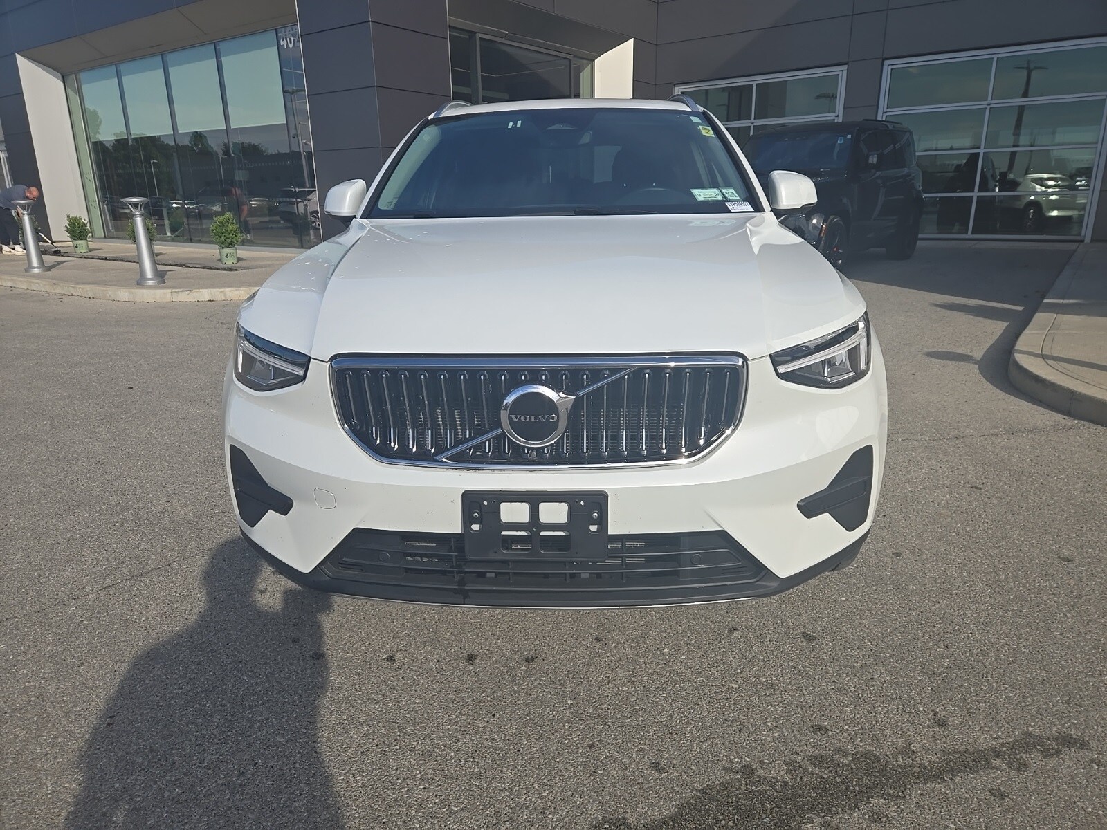 2025 Volvo XC40 Core photo 3
