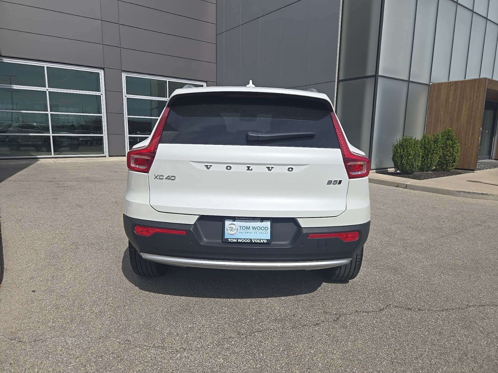 2025 Volvo XC40 Plus photo 4