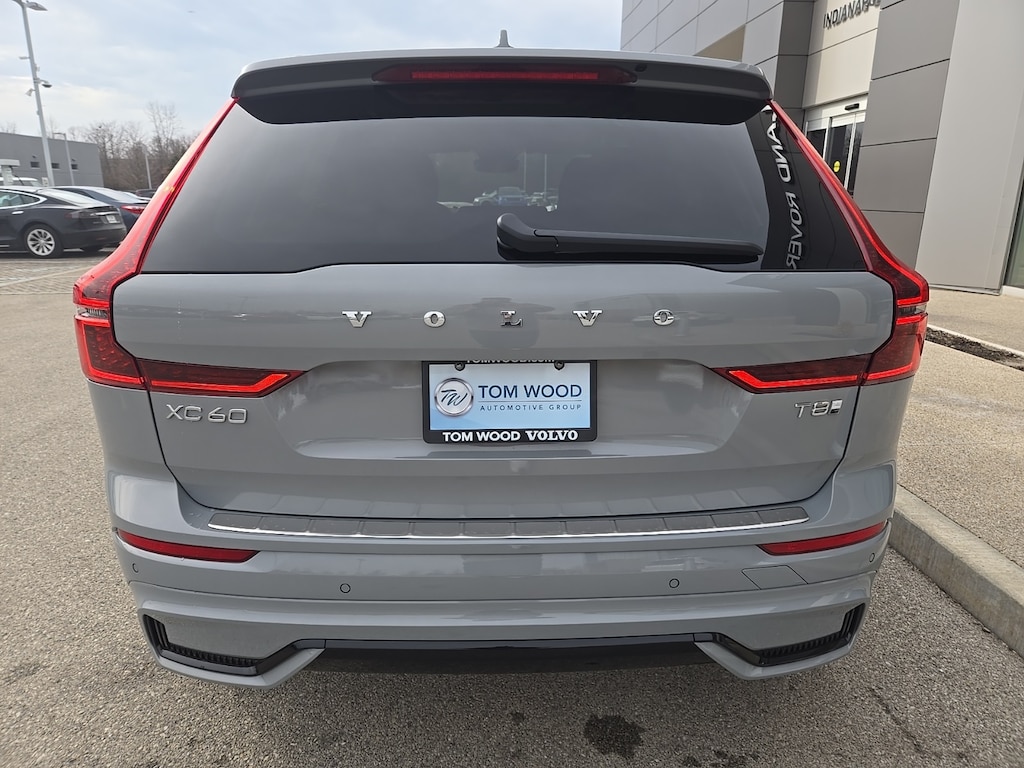 New 2026 Volvo XC60 plug-in hybrid T8 Plus SUV