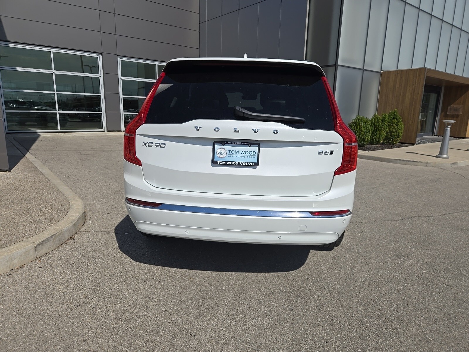 2025 Volvo XC90 Plus photo 3