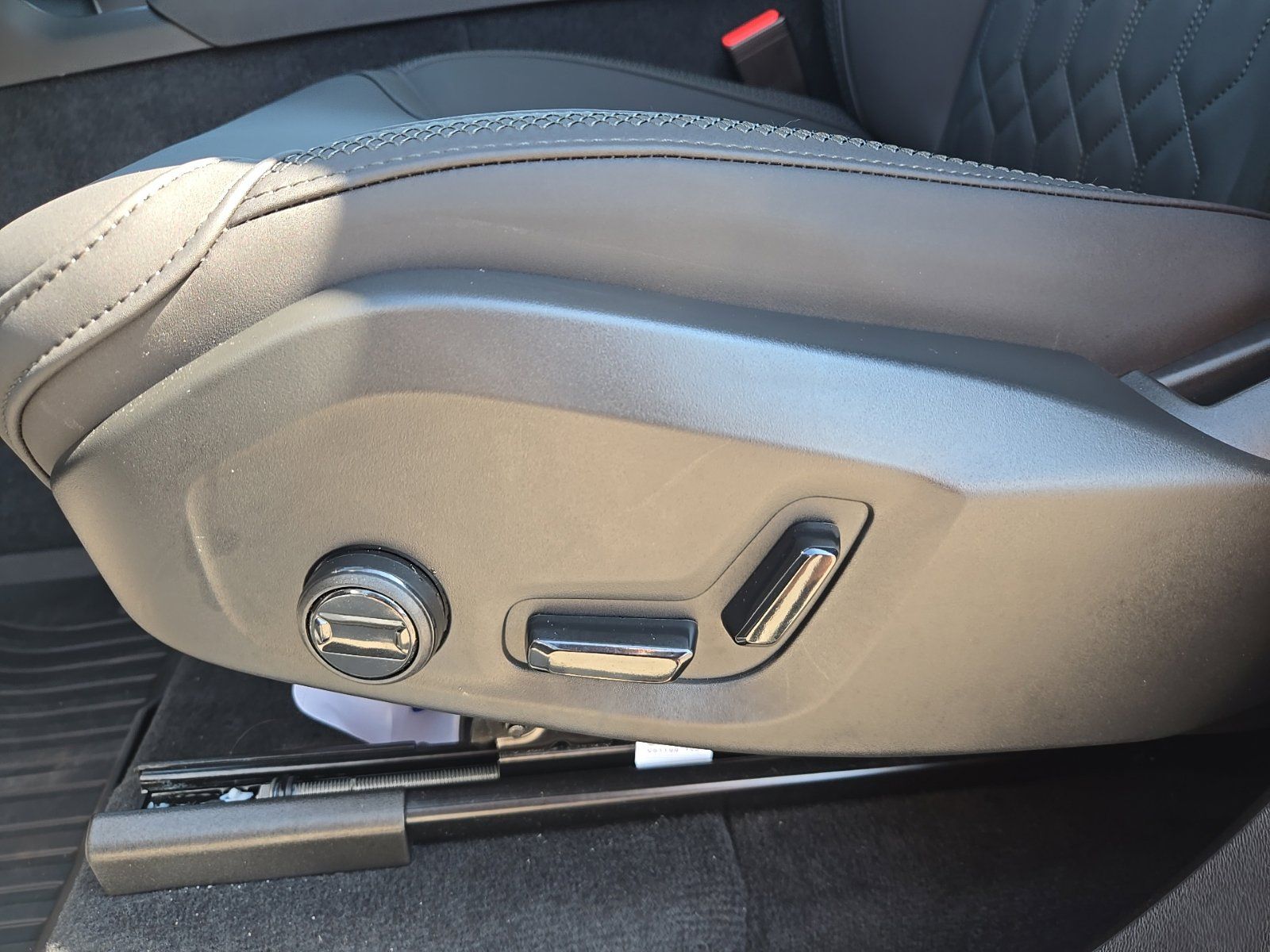 2026 Volvo XC90 Plus - Photo 22