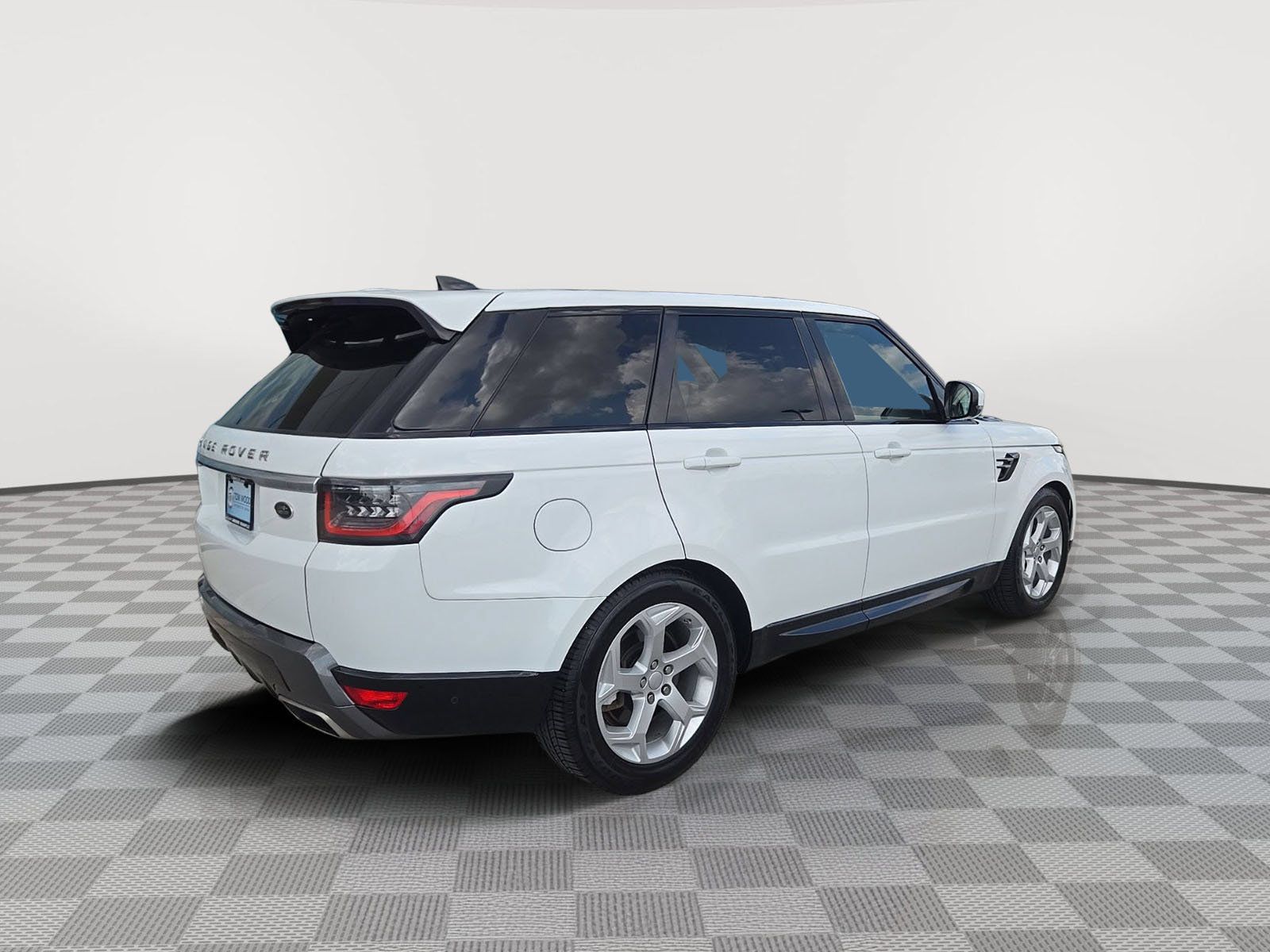 SALWR2RV9KA832758