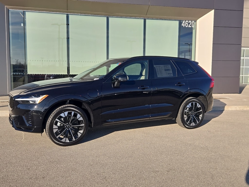 New 2026 Volvo XC60 plug-in hybrid T8 Plus SUV