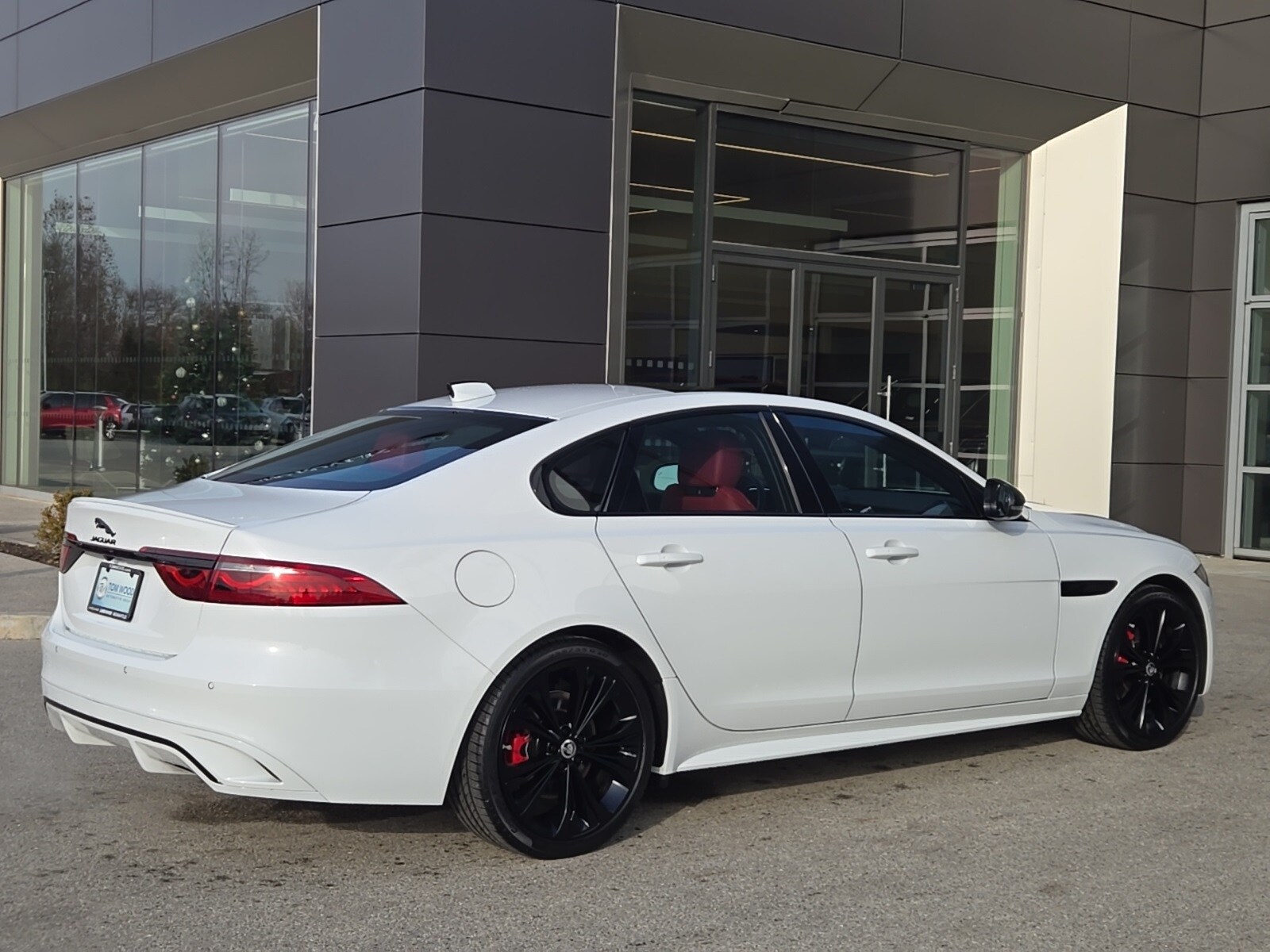 2024 Jaguar XF P300 R-Dynamic SE photo 2