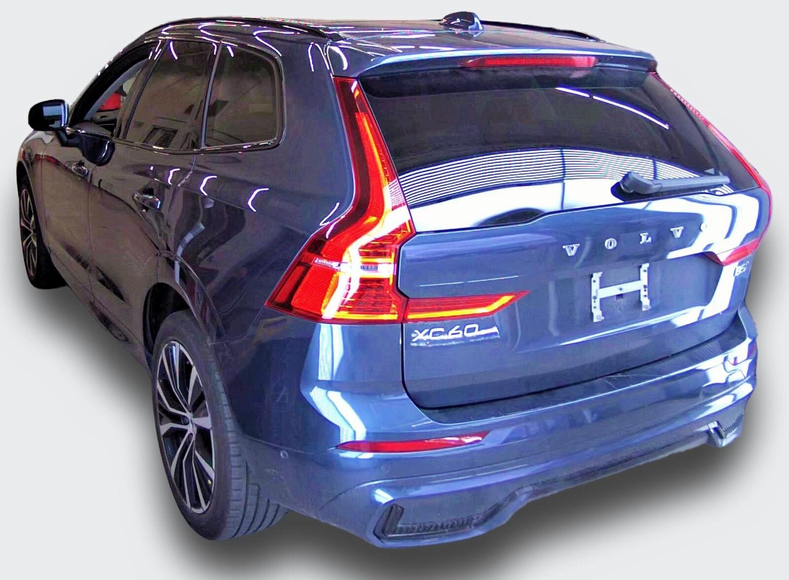 2024 Volvo XC60 B5 Plus photo 3