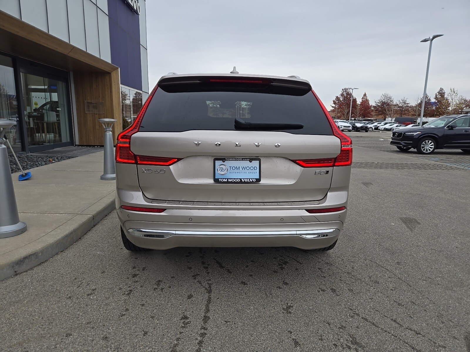 2023 Volvo XC60 B5 Plus photo 3