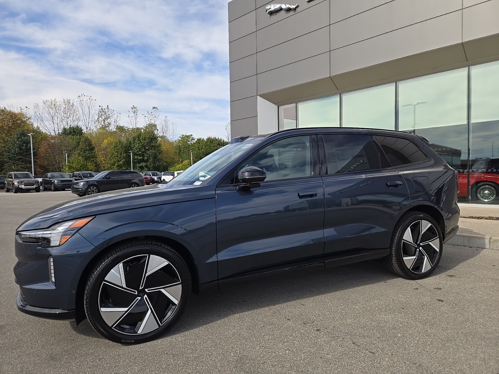 2025 Volvo EX90 Ultra's photo