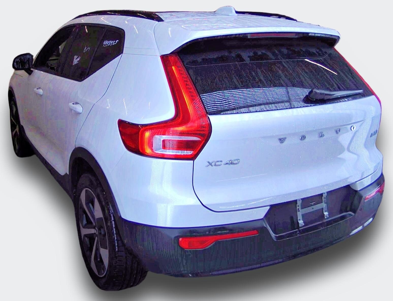 2025 Volvo XC40 Plus photo 3