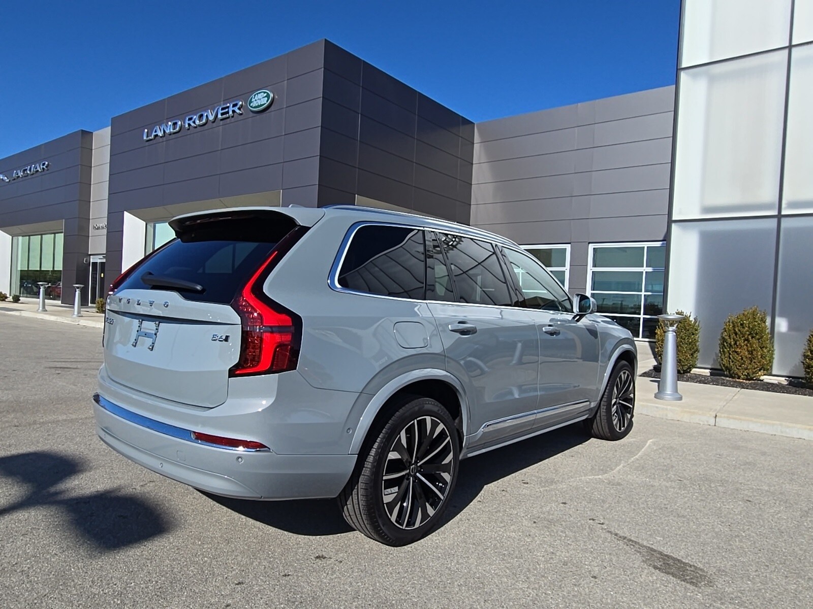 2026 Volvo XC90 photo 2