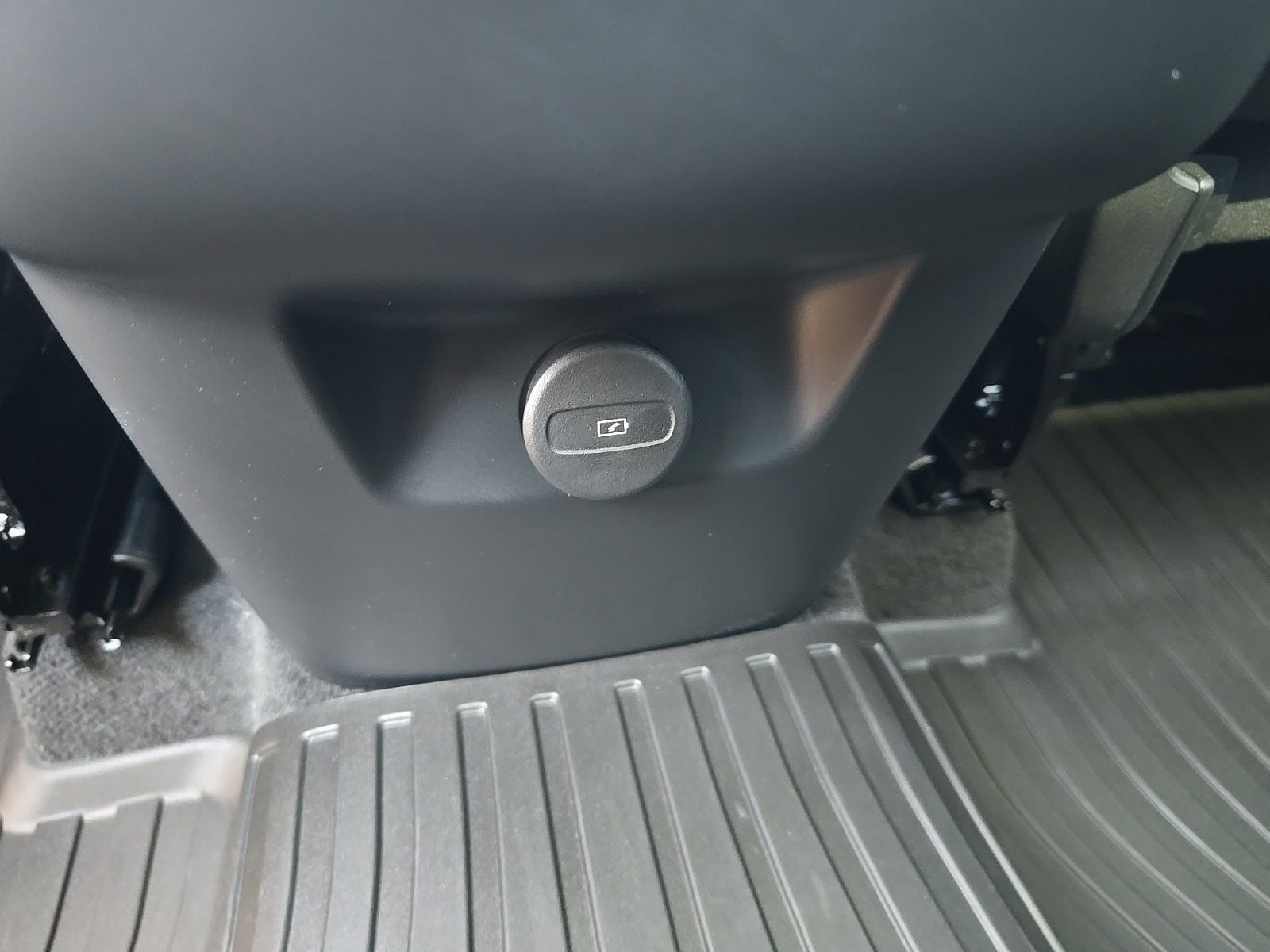 2026 Volvo XC90 Plus - Photo 35