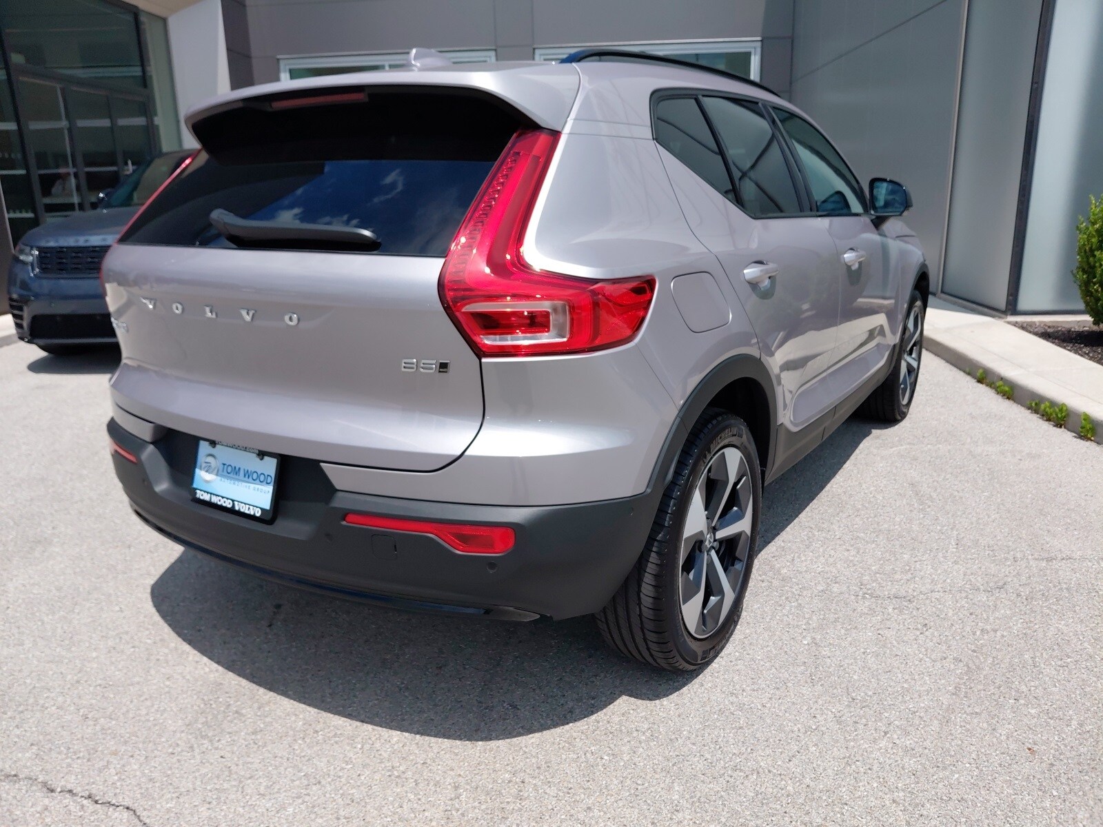 2026 Volvo XC40 Plus photo 2