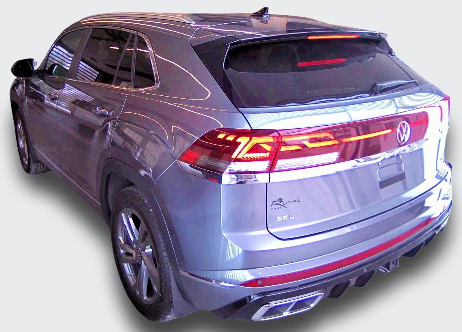 2024 Volkswagen Atlas Cross Sport SEL R-Line photo 3