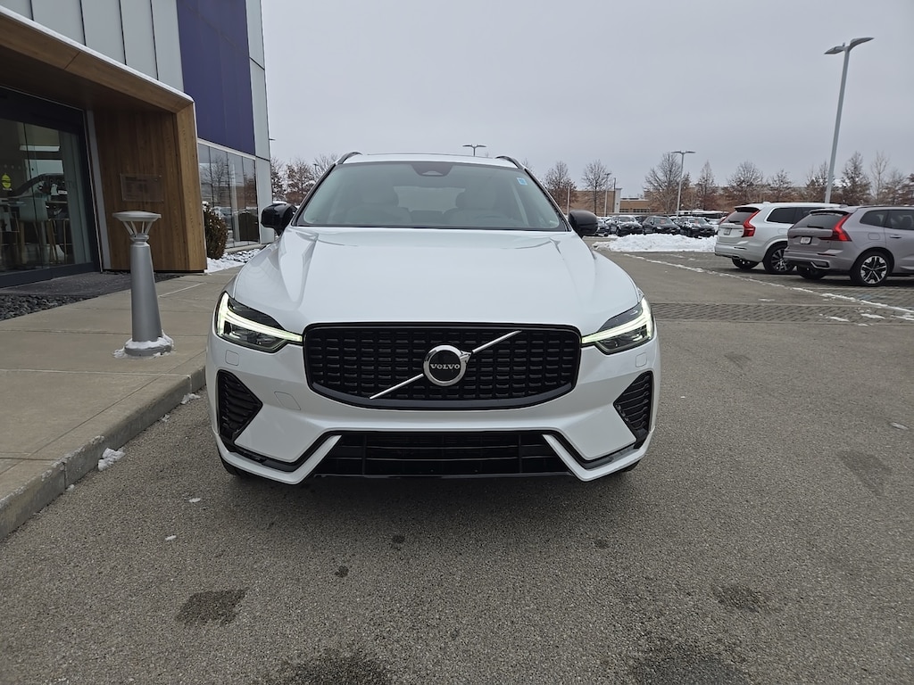Used 2025 Volvo XC60 B5 Core SUV