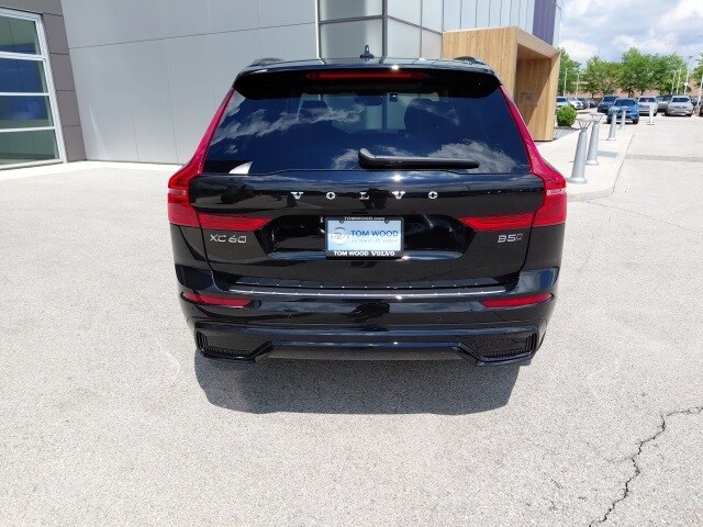 2025 Volvo XC60 B5 Plus photo 4