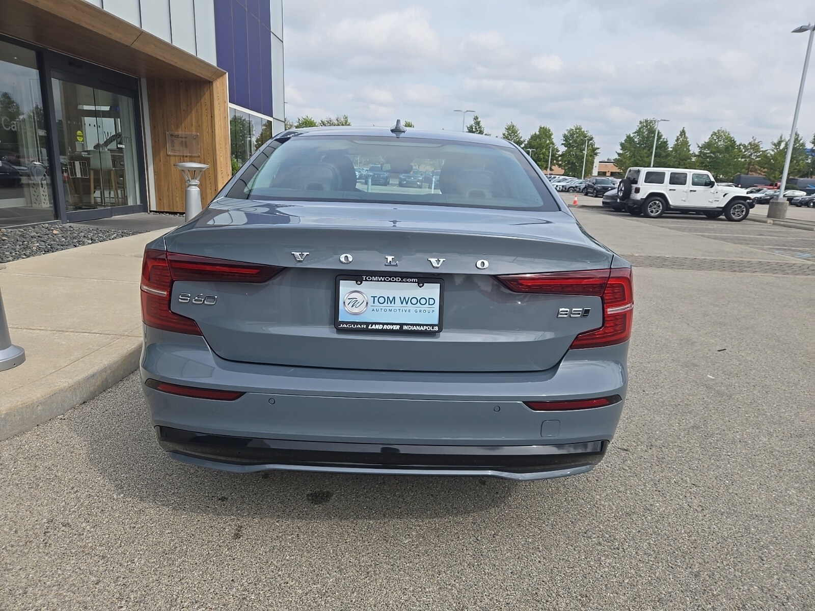 2024 Volvo S60 B5 Core photo 4