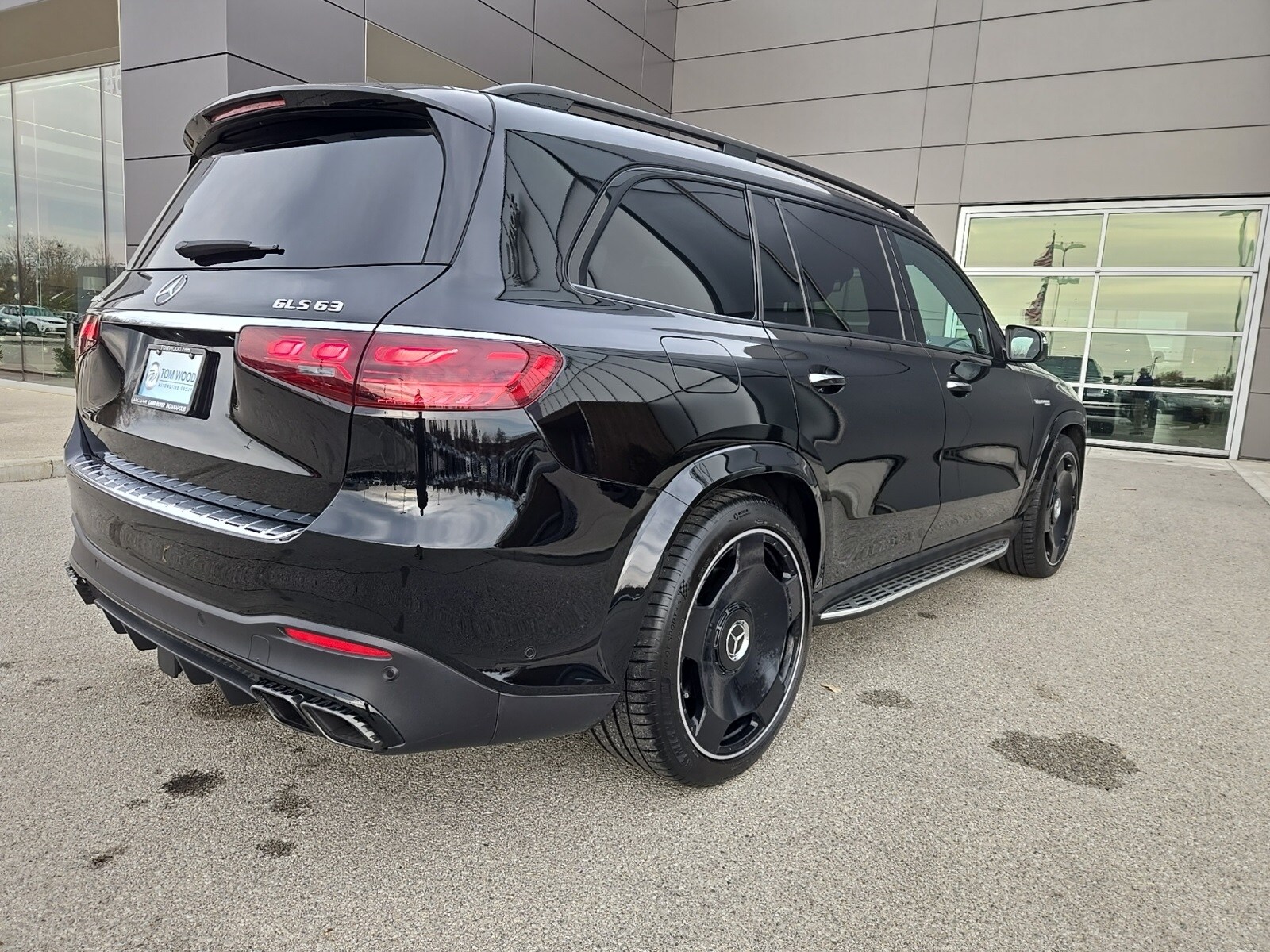 2025 Mercedes Benz GLS 63 AMG photo 2