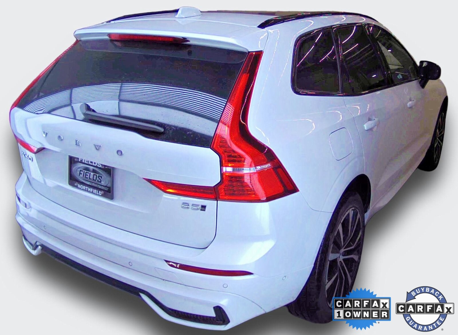 2023 Volvo XC60 B5 Ultimate photo 2