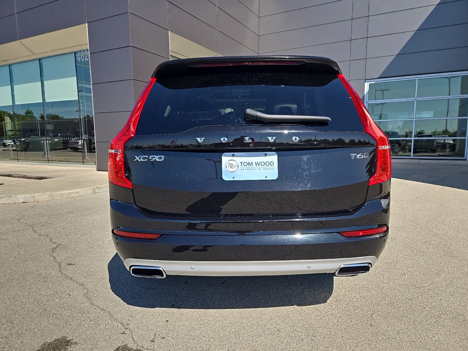 2021 Volvo XC90 T6 Momentum photo 3