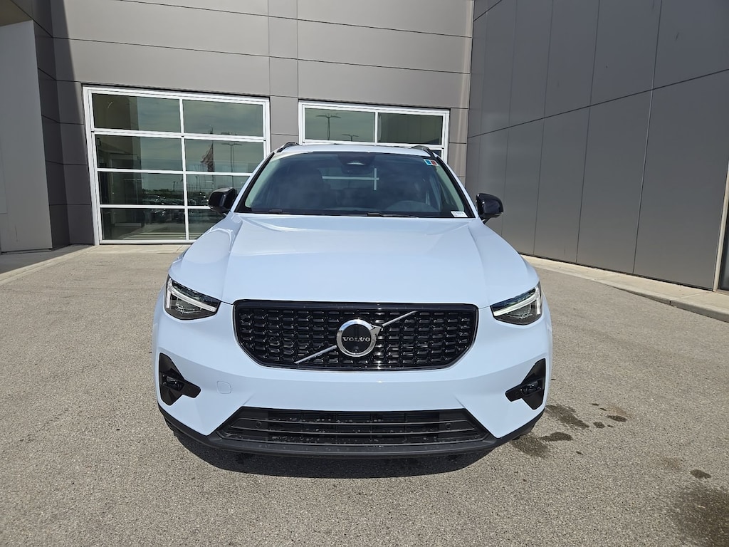 New 2026 Volvo XC40 B5 Plus SUV