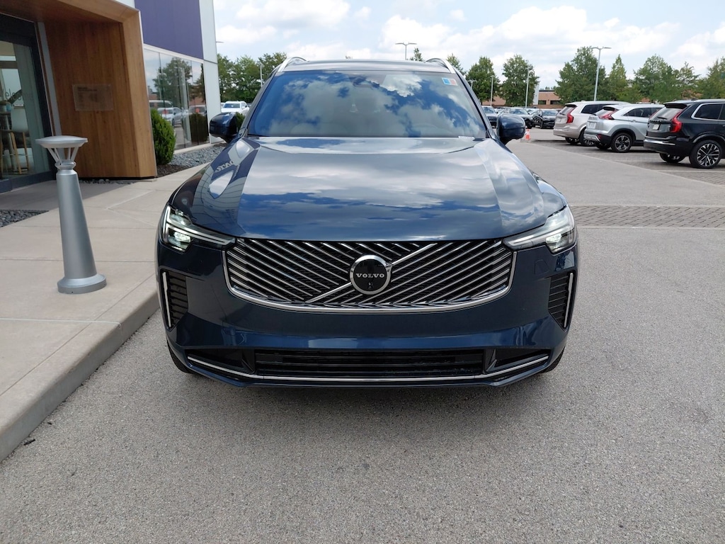 New 2026 Volvo XC90 B6 Plus 7-Seater SUV