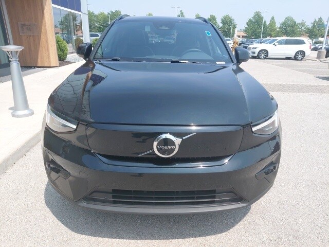 2024 Volvo XC40 Recharge Twin Plus photo 3