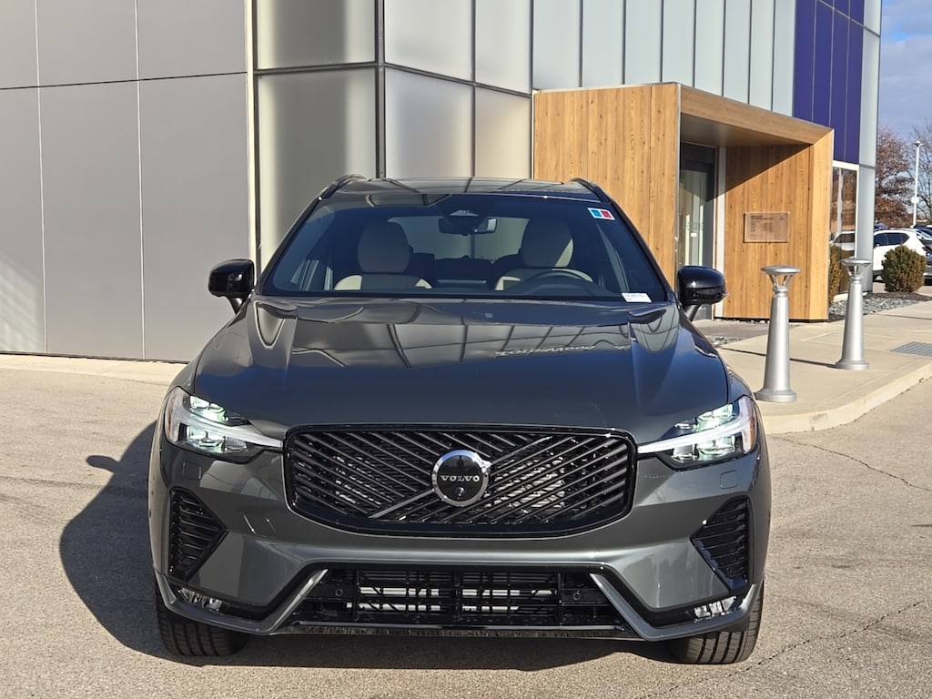 New 2026 Volvo XC60 B5 Plus SUV
