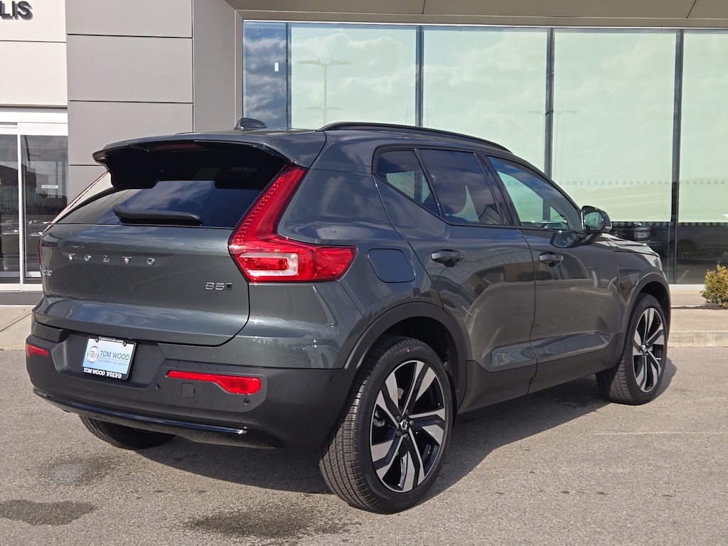 New 2026 Volvo XC40 B5 Ultra SUV