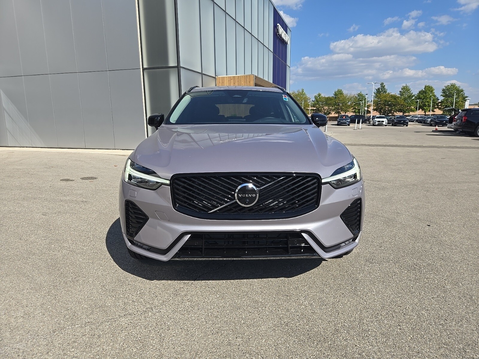 2026 Volvo XC60 B5 Plus photo 3