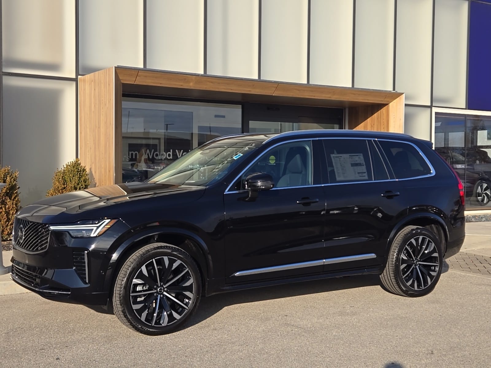 2026 Volvo XC90 Plus's photo