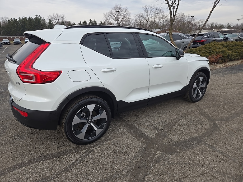 New 2026 Volvo XC40 B5 Plus SUV